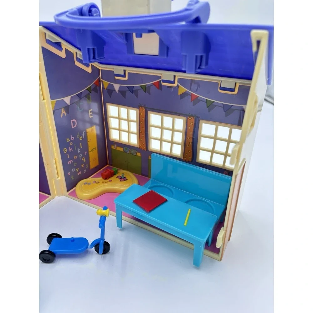 Fisher-Price bring classroom